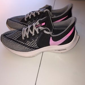 Nike Tennis Shoes
